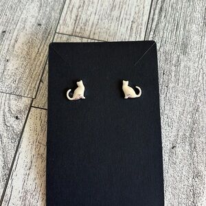 🐈 Silver‎ Cat Stud Earrings